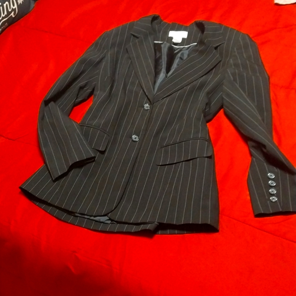 Black pin stripe blazer size 6 Worthington Stretch